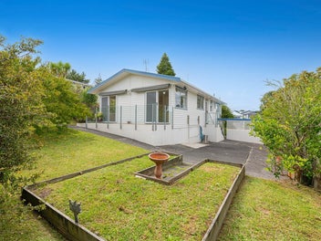 36 Tonkin Drive, Sunnynook, Auckland