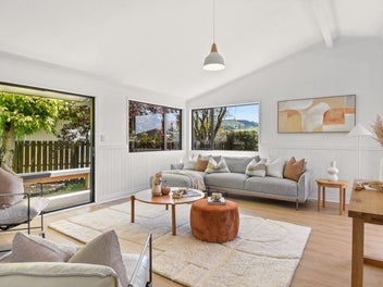 12 Matthew Place, Kawaha Point, Rotorua