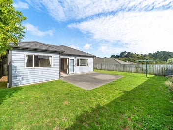35 Staithes Drive North, Whitby, Porirua