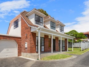 1/63 Manhattan Heights, Glendene, Auckland