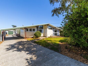 21 Hendersons Line, Marton
