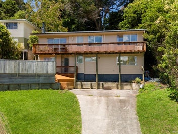 8 Vari Place, Bayview, Auckland