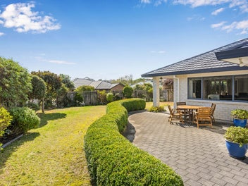 52 Lorna Irene Drive, Raumati South, Paraparaumu
