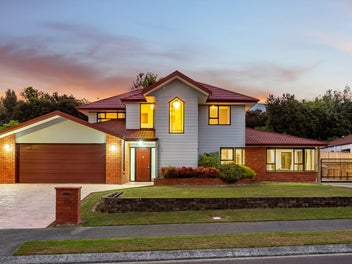 14 Bowman Place, Whitby, Porirua
