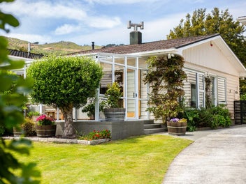 9 Wilmshurst Place, Tawa, Wellington