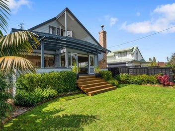 40 Wairoa Road, Narrow Neck, Auckland