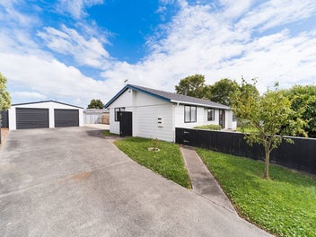 30 Peppertree Glade, Kelvin Grove, Palmerston North