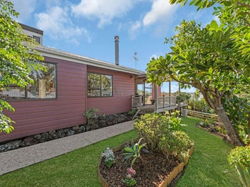 2/14 Pleasant Road, Glen Eden, Auckland