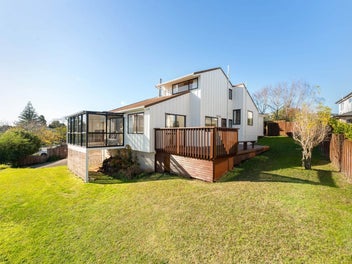 37 Lyttelton Avenue, Forrest Hill, Auckland
