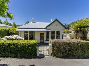 10 Glenross Street, Glenross, Dunedin