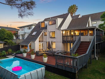 18 Marlborough Avenue, Glenfield, Auckland