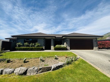 4 Ridings Grove, Richmond