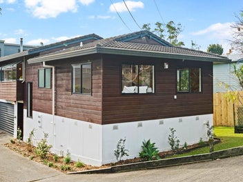 2/15 Glenvar Road, Torbay, Auckland
