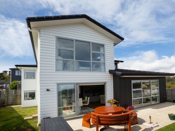 174 Navigation Drive, Whitby, Porirua