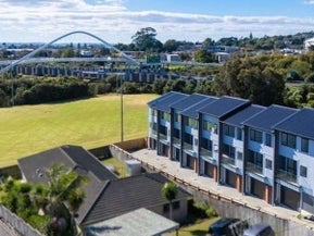 2/21 Valonia Street, New Windsor, Auckland