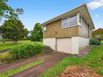 108 Sycamore Drive, Sunnynook, Auckland