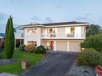 8 Fielding Crescent, Farm Cove, Auckland