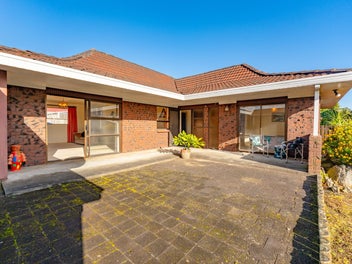 2/58 Birdwood Avenue, Papatoetoe, Auckland
