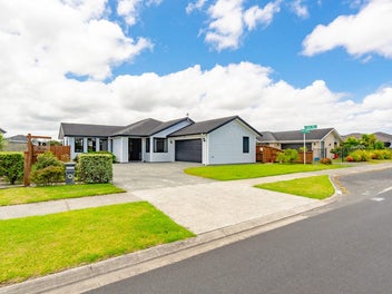 16 Robert Might Road, Kumeu