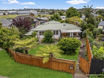 10 Mackwood Place, Birkdale, Auckland