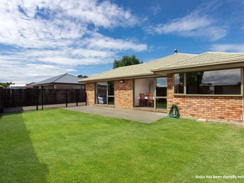 10 Strathcarron Place, Broomfield, Christchurch