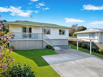 42 Trias Road, Totara Vale, Auckland
