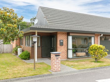 33/42 Main Road, Tawa, Wellington