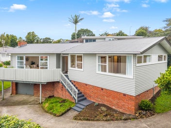 1/100 Bond Crescent, Forrest Hill, Auckland