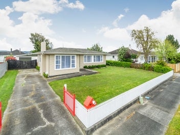16 Battersea Place, Roslyn, Palmerston North