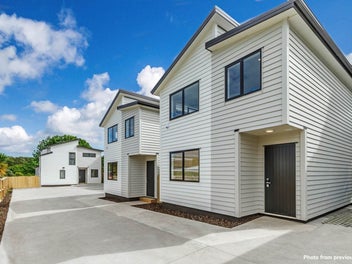 2/58 Sylvan Crescent, Te Atatu South, Auckland