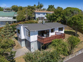 5 Camilla Grove, Totara Vale, Auckland