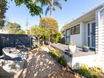 1/7 Barron Drive, Green Bay, Auckland