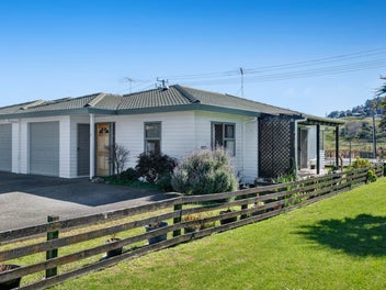 4/12 Miro Street, Helensville, Auckland
