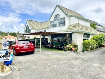 1/3 Pelican Lane, Unsworth Heights, Auckland