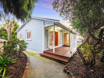 129 Sunnyside Road, Sunnyvale, Auckland