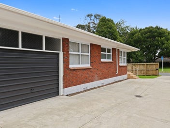1/8 Edgewater Drive, Pakuranga, Auckland
