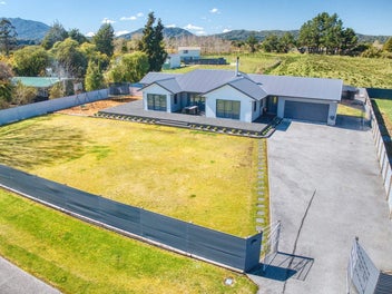 22 Golf Links Road, Kaiata, Greymouth
