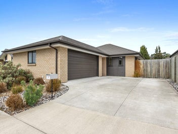 17 Minerva Crescent, Woodend, Woodend