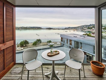 S504/326 Evans Bay Parade, Hataitai, Wellington