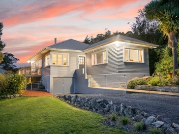 8 Rosehill Road, Macandrew Bay, Dunedin