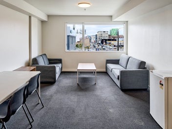 2J/242 Taranaki Street, Mount Cook, Wellington