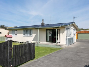 6 Ralph Street, Tamarau, Gisborne