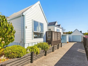 13 Walton Road, Paraparaumu Beach, Paraparaumu