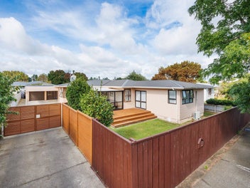 18 Park Road, West End, Palmerston North