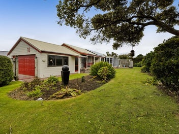 16 Heaphy Road, Opunake, Opunake