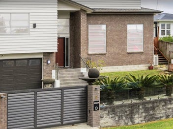 9 Wood Avenue, Howick, Auckland