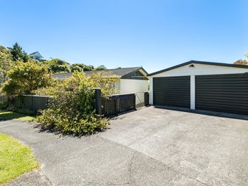 90 Omapere Street, Whitby, Porirua