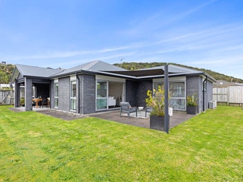 10 Rochfort Crescent, Pyes Pa, Tauranga