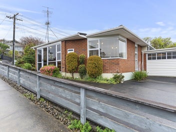 8 Burns Street, Westown, New Plymouth