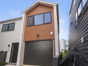 5/6 Woodhouse Place, West Harbour, Auckland